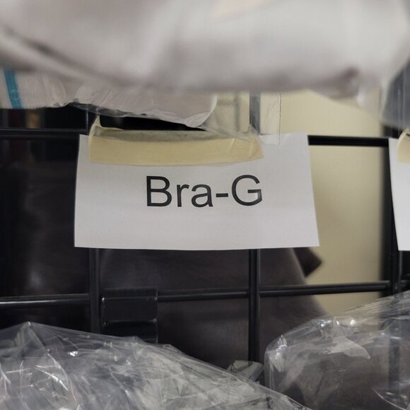 Brooks Women Dare Racer Back Run Bra Size 34E Sporty Gym Fitness Workout NWT - Picture 13 of 13